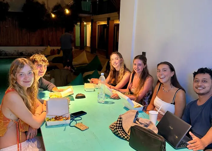 Canggu Central Hostel ホステル チャングー