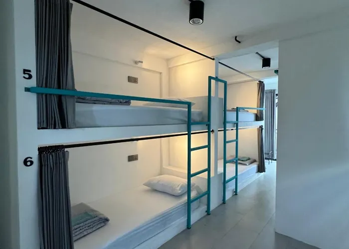 Canggu Central Hostel ホステル チャングー