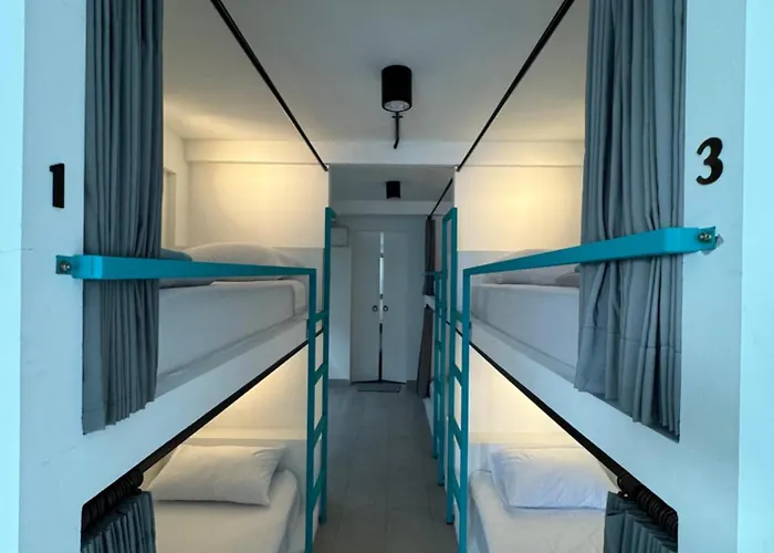 ホステル Canggu Central Hostel チャングー