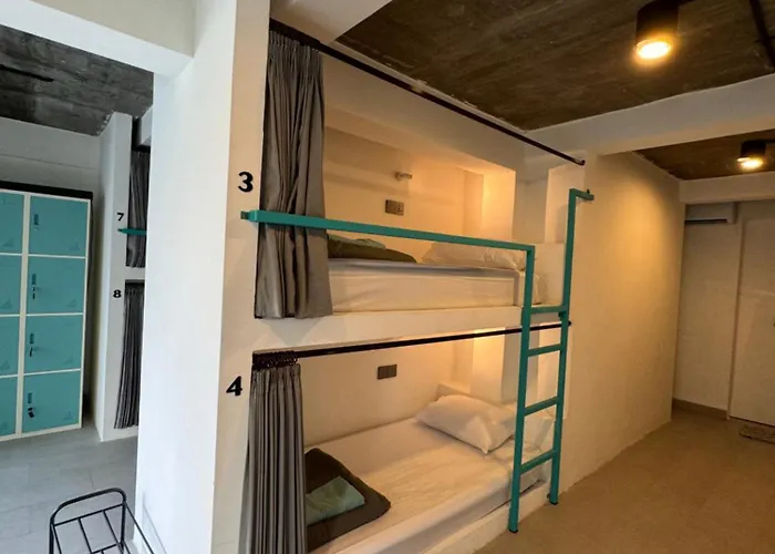 ホステル Canggu Central Hostel チャングー