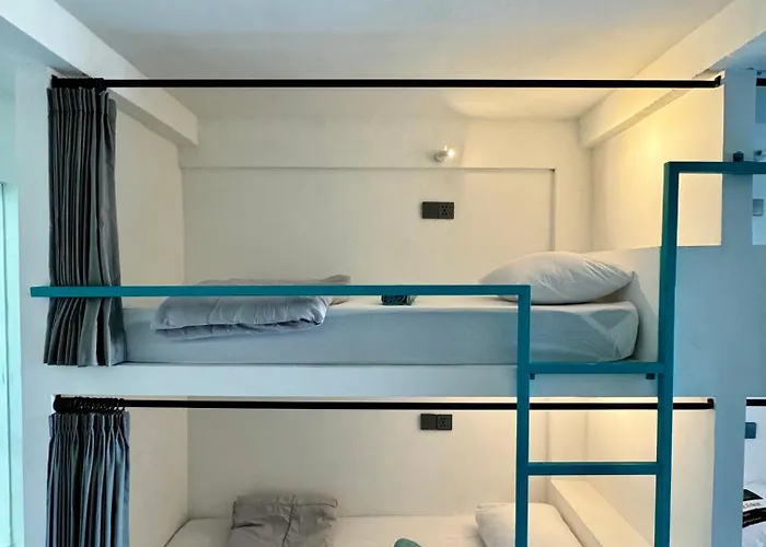 Canggu Central Hostel ホステル チャングー